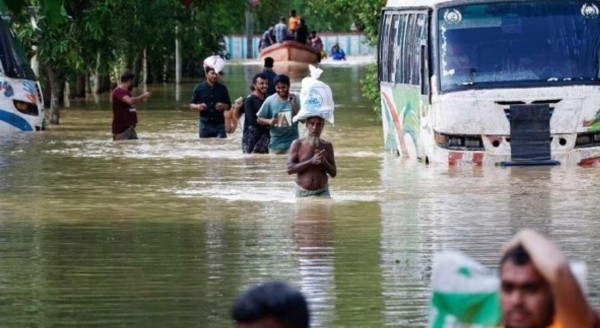 வங்கதேசத்தில் பருவமழையால் ஏற்பட்டுள்ள வெள்ளப்பெருக்கு -  59 பேர் பலி! 